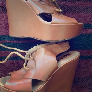 Korks leather wedge sandals